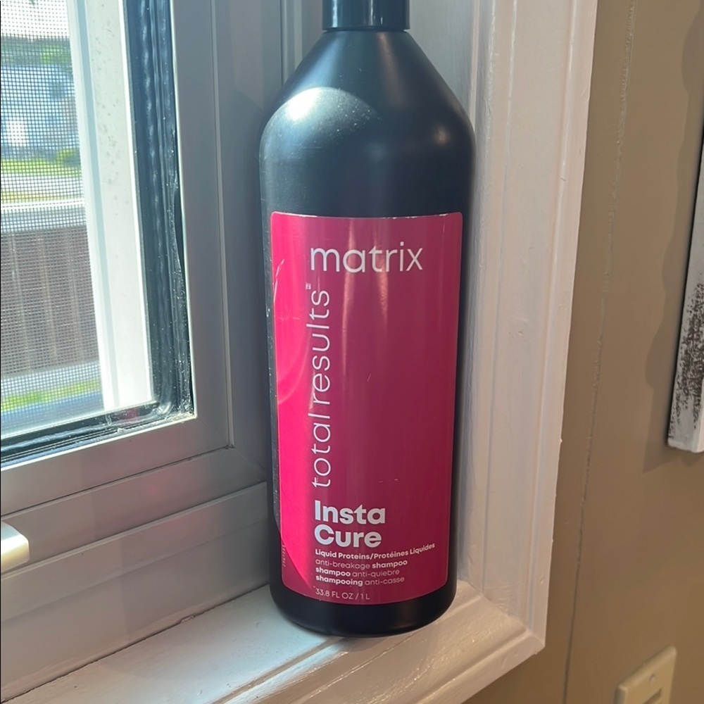 Matix Insta Cure Hair Conditioner - Black and Pink